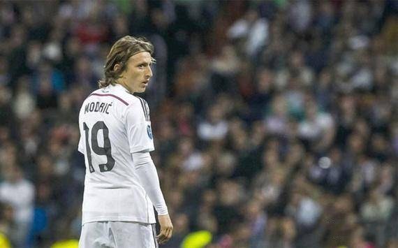 梅州客家因财务危机降级，未能延续奇迹，暴露中国足球现实困境。