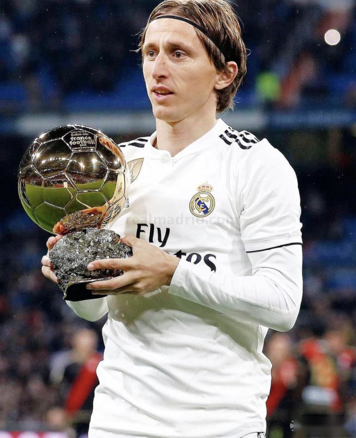 从弗里克的摇头中读懂了一切，巴萨的复兴之路还很漫长 巴塞罗那